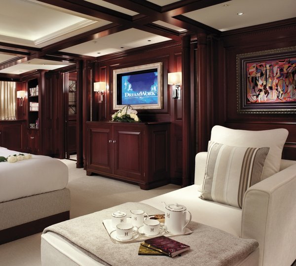 Screening: Yacht HAMPSHIRE's Main Master Cabin Image