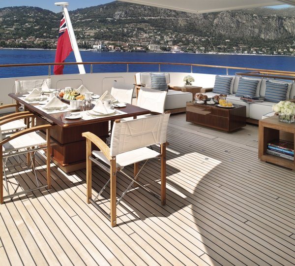 External Eating/dining Aboard Yacht HAMPSHIRE