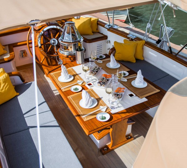 Alfresco Dining On Deck