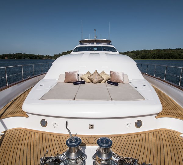 Forward Sunbathing Area