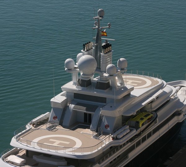 Helicopter Pad: Yacht LUNA's Above Image