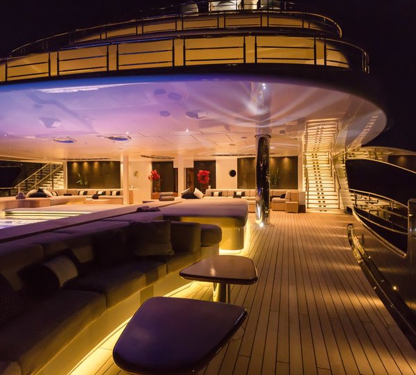 The 115m Yacht LUNA