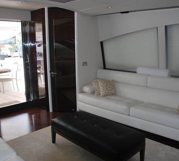 The 23m Yacht CARBON