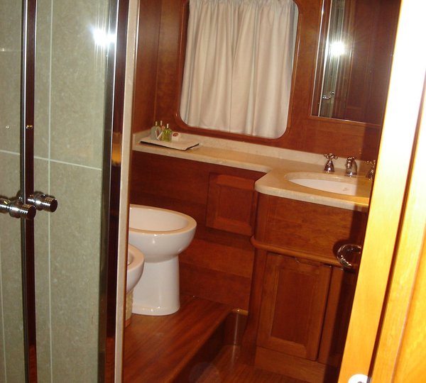 The 25m Yacht POPOTINE