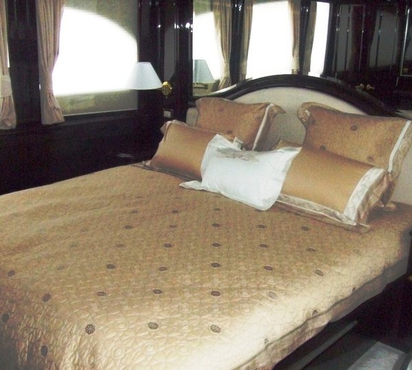 The 30m Yacht BENDIS