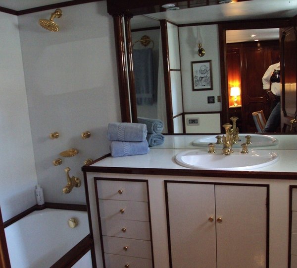 The 30m Yacht CHANTELLA