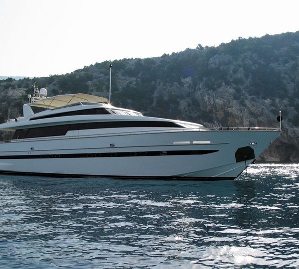 The 30m Yacht LADY LUCK