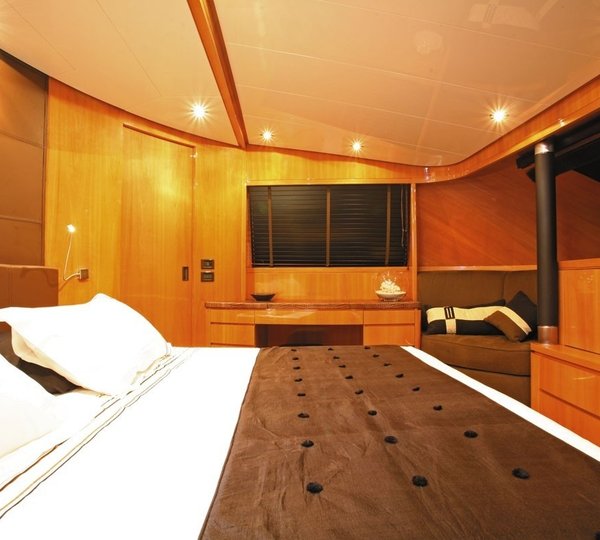 The 30m Yacht LADY LUCK