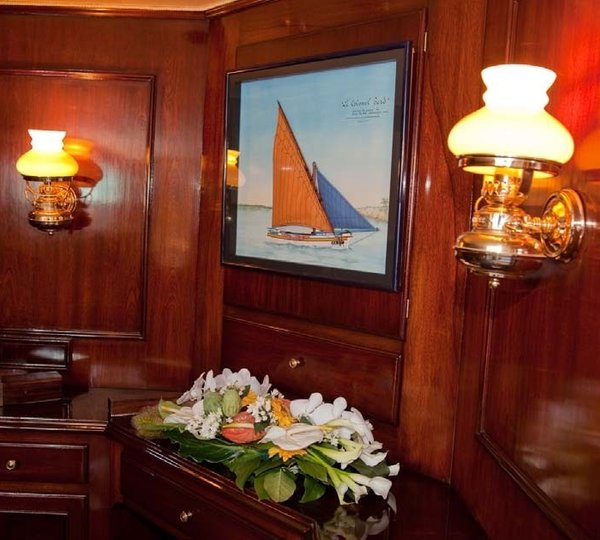 The 30m Yacht LADY ROXANNE