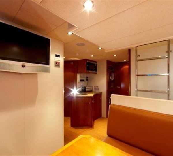 The 30m Yacht MAXIMUS