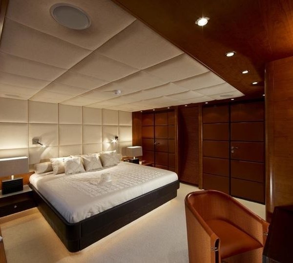 The 30m Yacht MAXIMUS