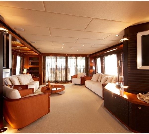 The 30m Yacht MAXIMUS