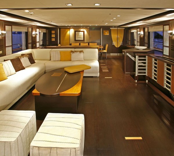 The 30m Yacht QUID PRO QUO