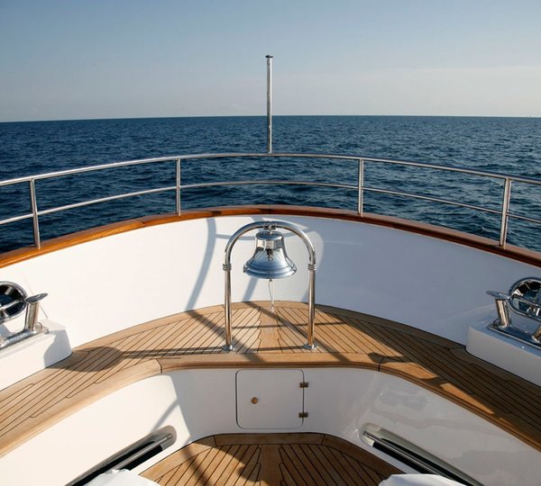 The 30m Yacht QUID PRO QUO