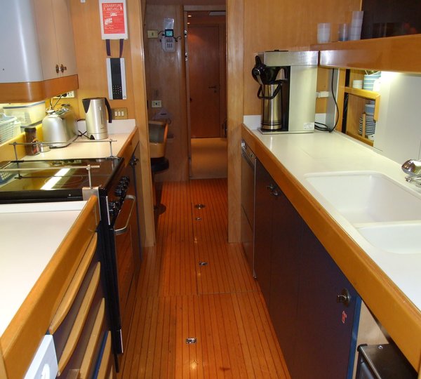 The 31m Yacht GARUDA