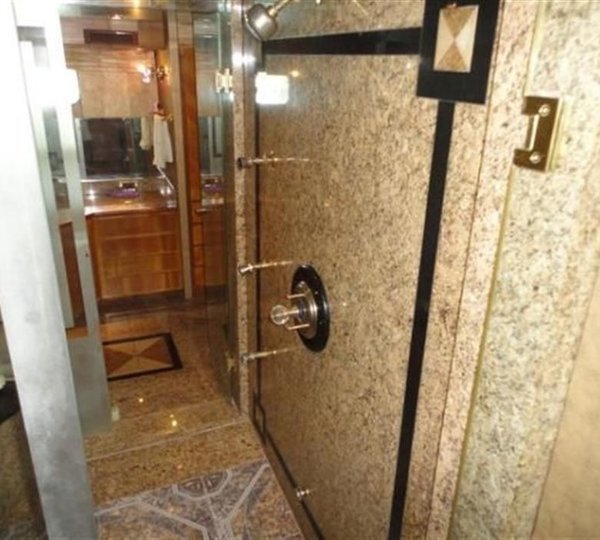 The 31m Yacht HAKIM 7