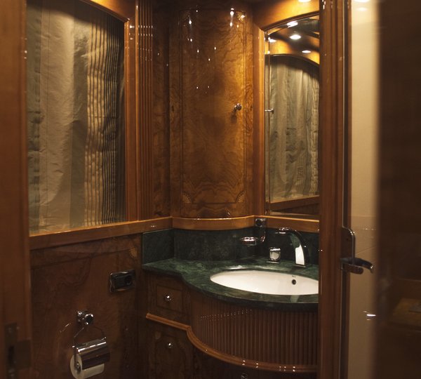 The 31m Yacht KIRIOS