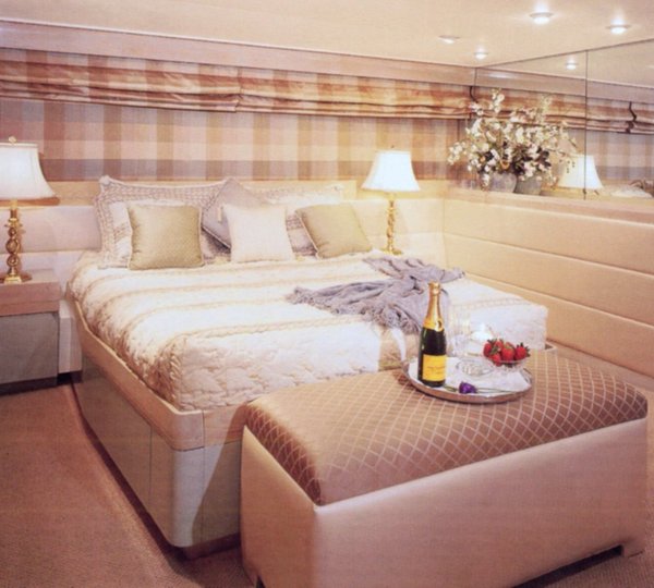 The 31m Yacht LIQUIDITY