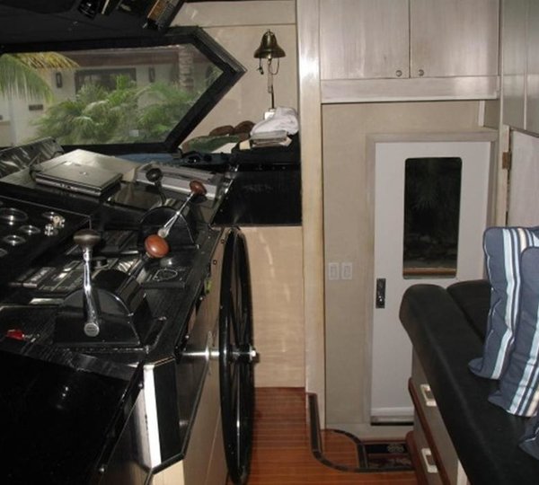 The 31m Yacht LIQUIDITY