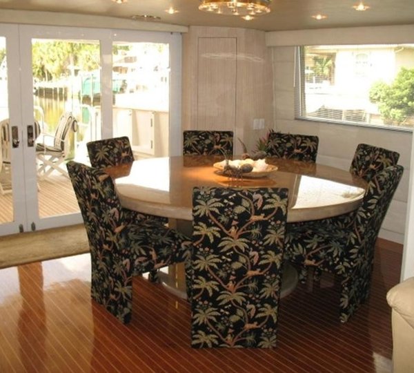 The 31m Yacht LIQUIDITY