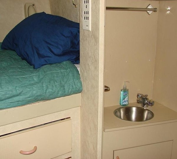 The 31m Yacht LIQUIDITY