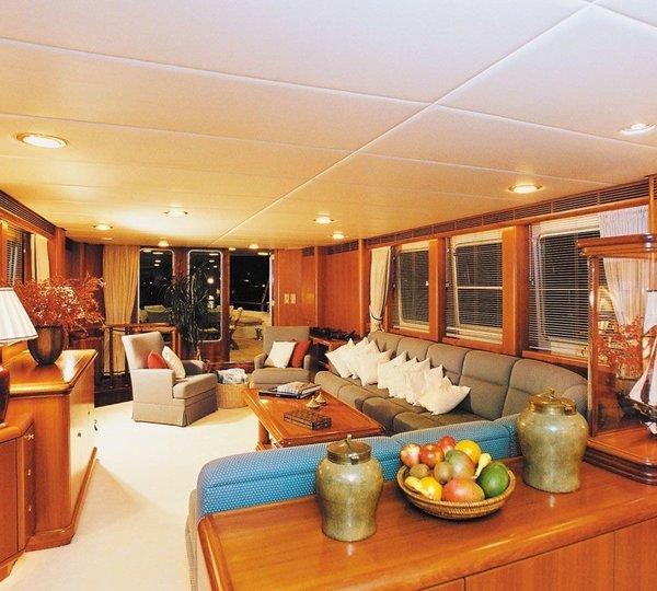 The 32m Yacht EVNIKE