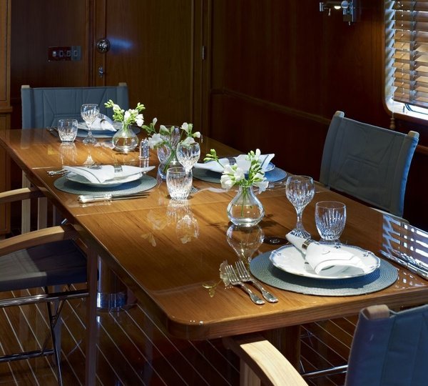 The 32m Yacht HEAVENLY DAZE