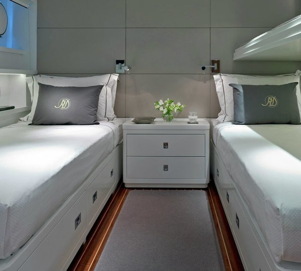 The 32m Yacht HEAVENLY DAZE