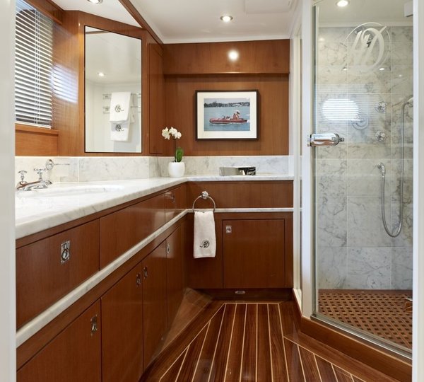 The 32m Yacht HEAVENLY DAZE