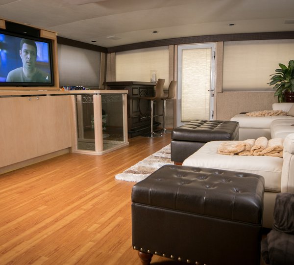 The 32m Yacht ISLAND TIME