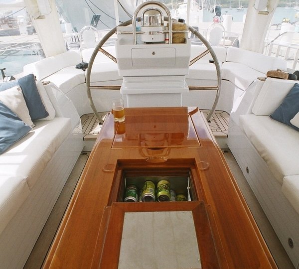 The 33m Yacht DANCE SMARTLY