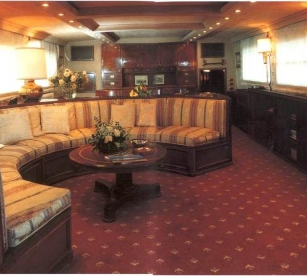 The 33m Yacht EL BRAVO