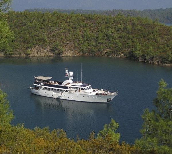 The 33m Yacht GARDENIA
