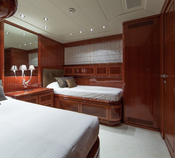 The 33m Yacht HERCULES 1