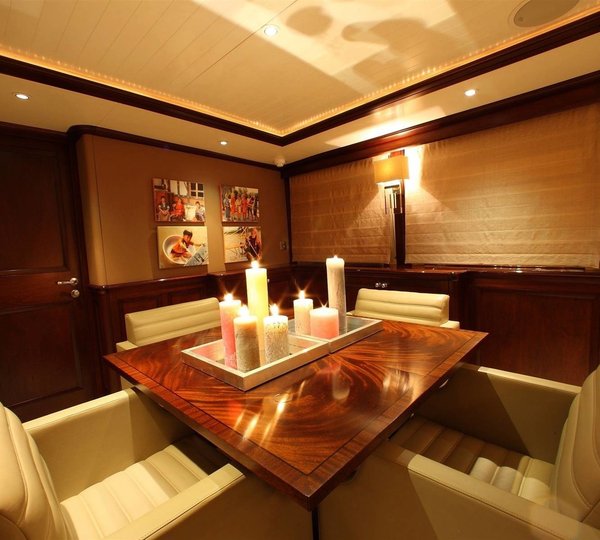 The 33m Yacht IL ODYSSEY