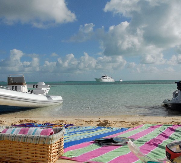 The 33m Yacht KALEEN