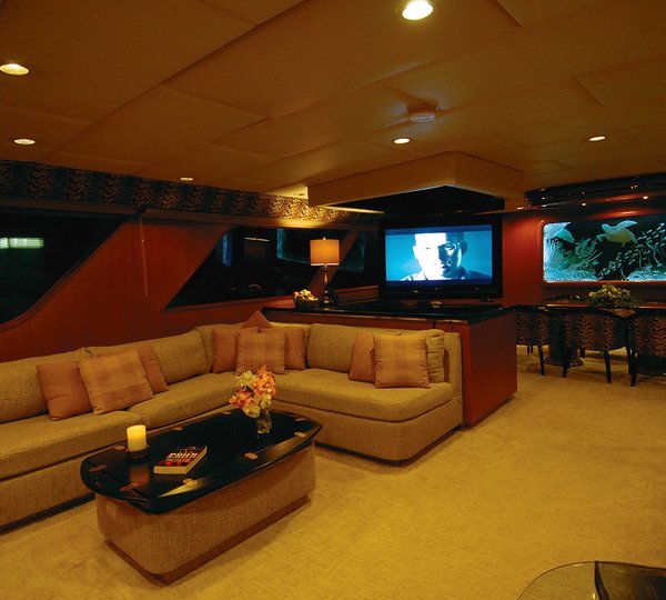 The 33m Yacht KALEEN