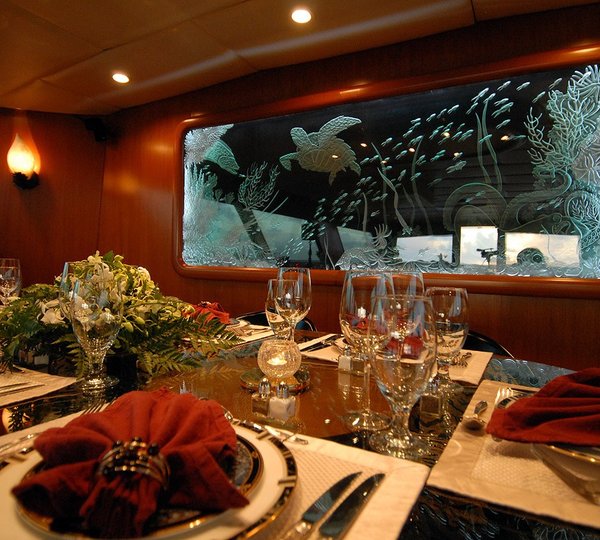 The 33m Yacht KALEEN