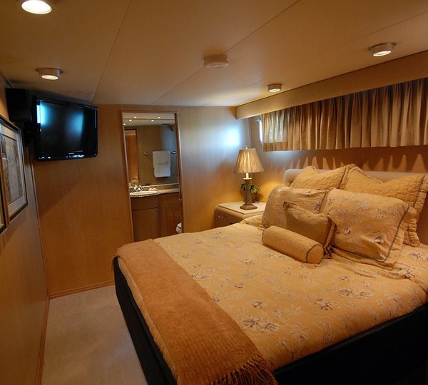 The 33m Yacht KALEEN