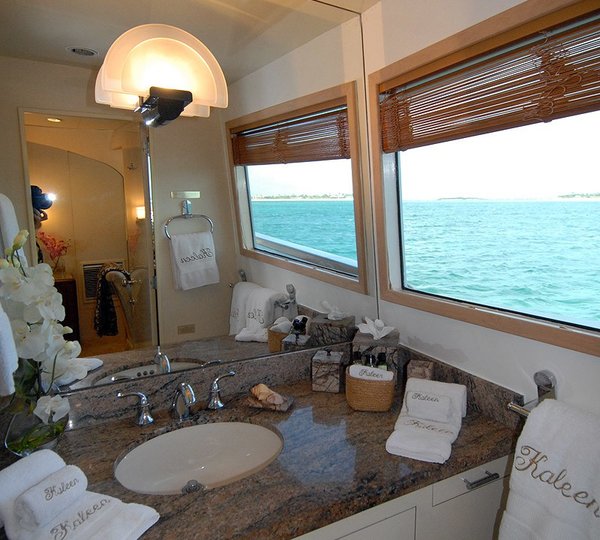 The 33m Yacht KALEEN