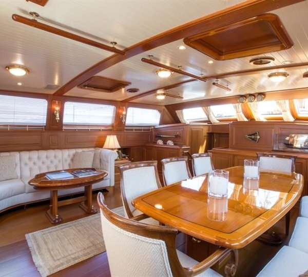 The 33m Yacht KEEWAYDIN