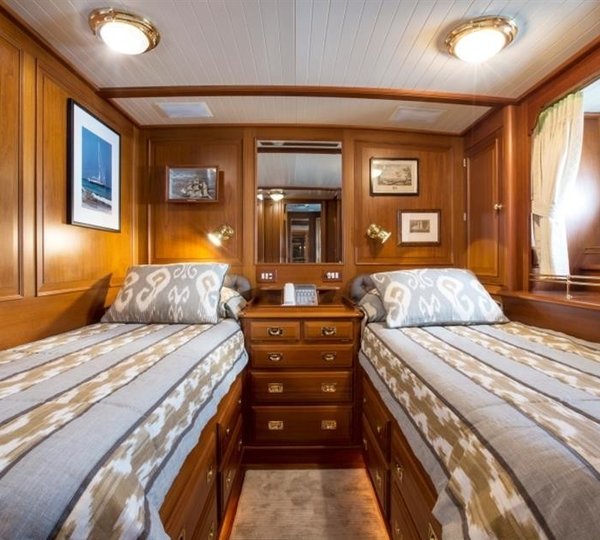 The 33m Yacht KEEWAYDIN