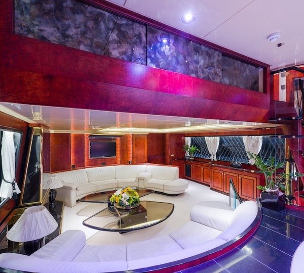 The 33m Yacht LADY SUNSHINE