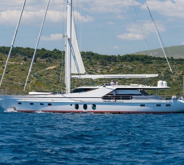 The 33m Yacht LADY SUNSHINE