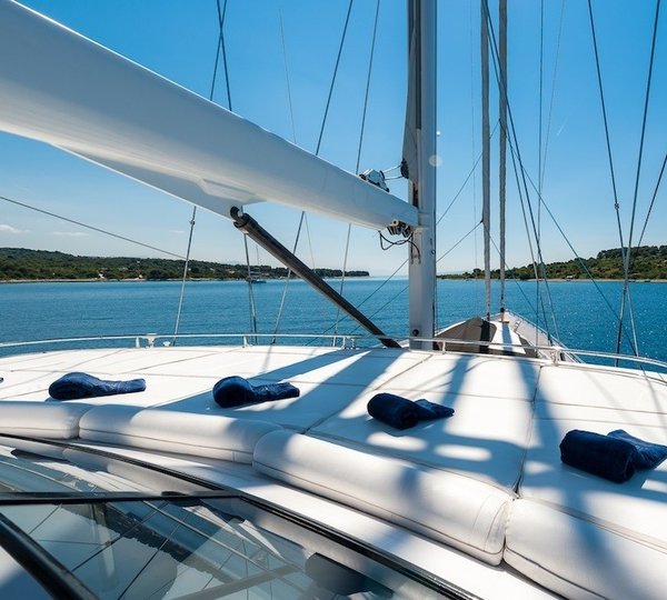 The 33m Yacht LADY SUNSHINE