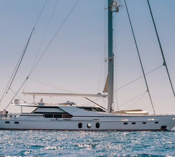 The 33m Yacht LADY SUNSHINE