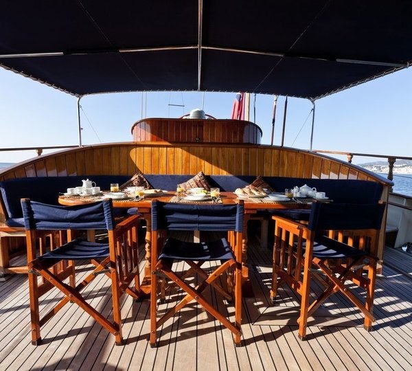 The 33m Yacht TIGERLILY OF CORNWALL