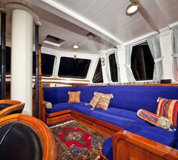 The 33m Yacht TIGERLILY OF CORNWALL