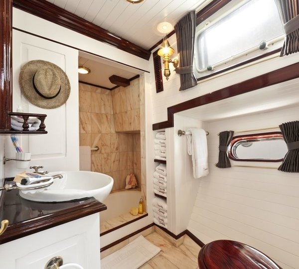 The 33m Yacht TIGERLILY OF CORNWALL