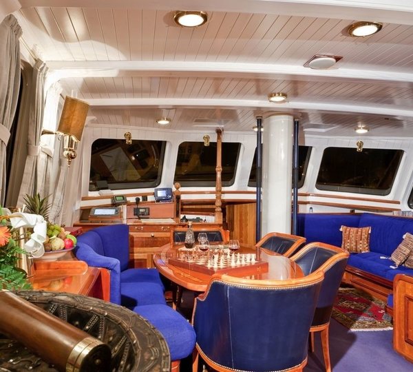 The 33m Yacht TIGERLILY OF CORNWALL